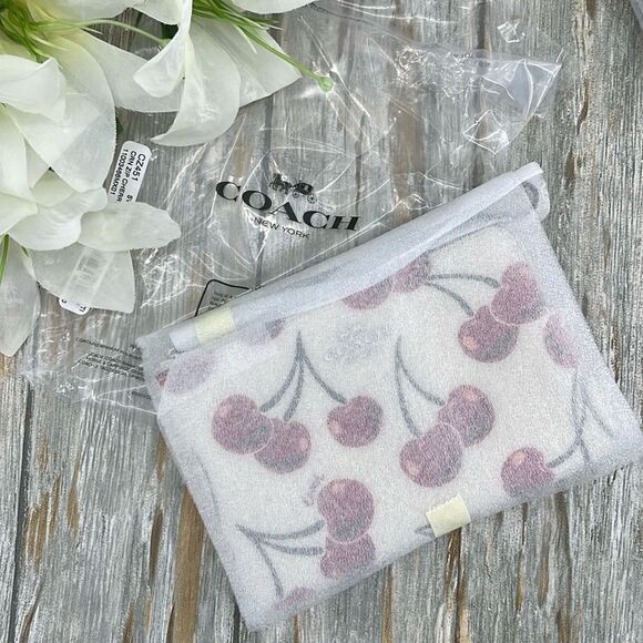 Coach Corner Zip Wristlet With Cherry Print Leather Wallet Bag Purse - Picture 7 of 7